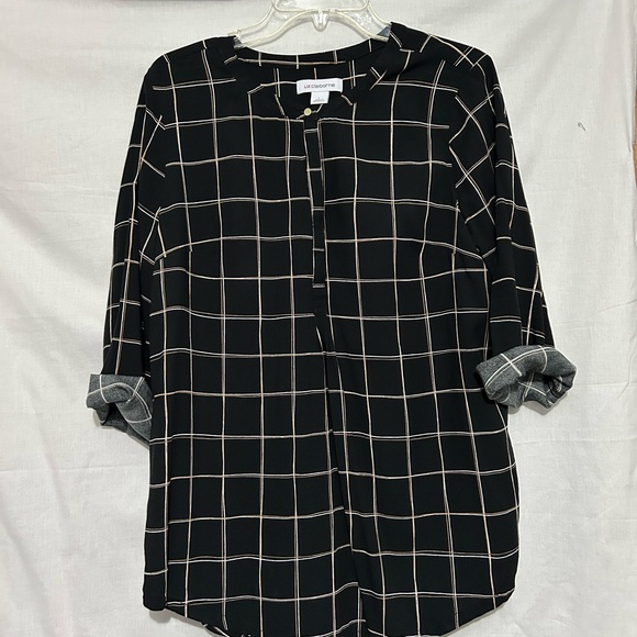 Liz Claiborne blouse with v neck - Picture 6 of 9